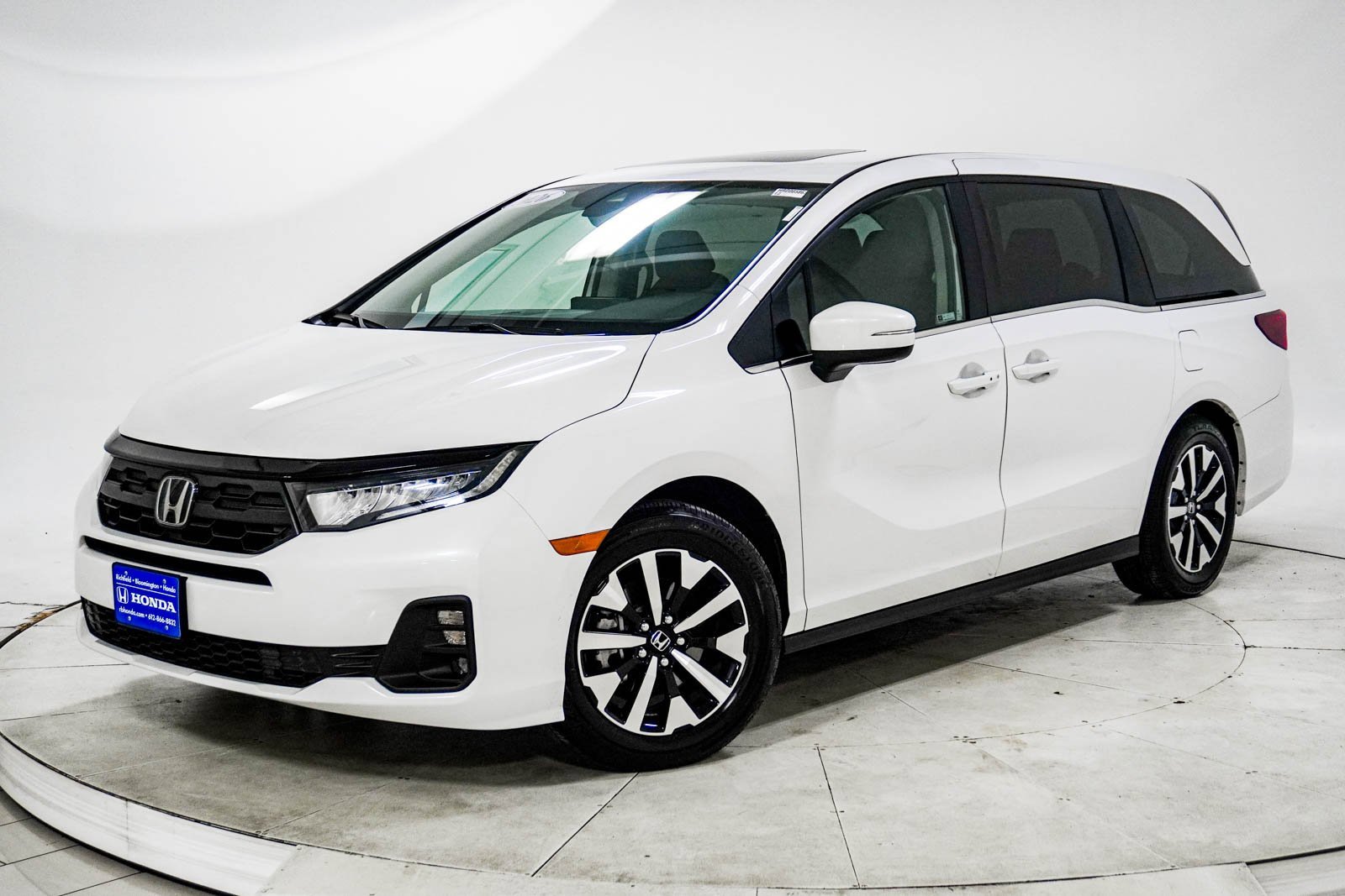 Certified 2026 Honda Odyssey EX-L image 1