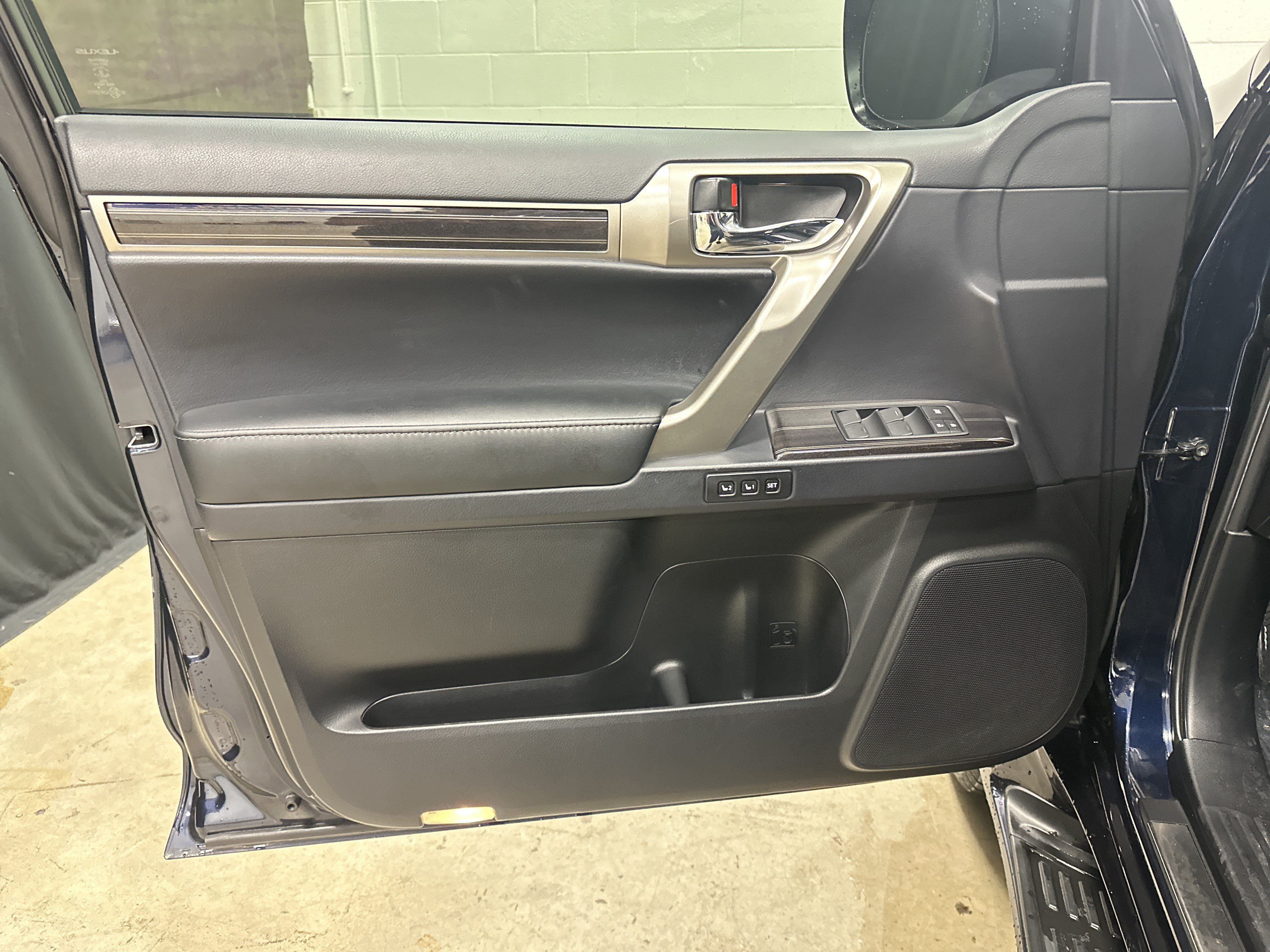 Certified 2021 Lexus GX 460 Luxury w/ Accessory Package AWD/4WD image 14
