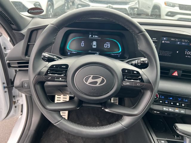 Used 2025 Hyundai Elantra Sport FWD image 16