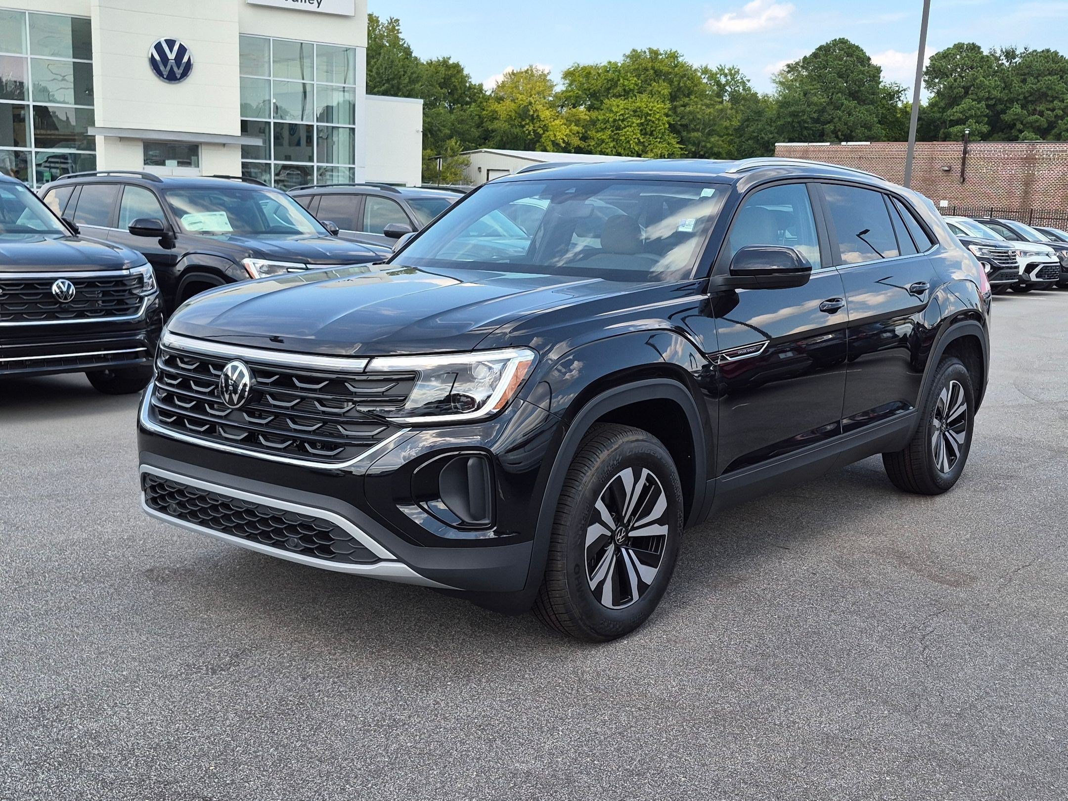 New 2026 Volkswagen Atlas Cross Sport SE FWD image 7