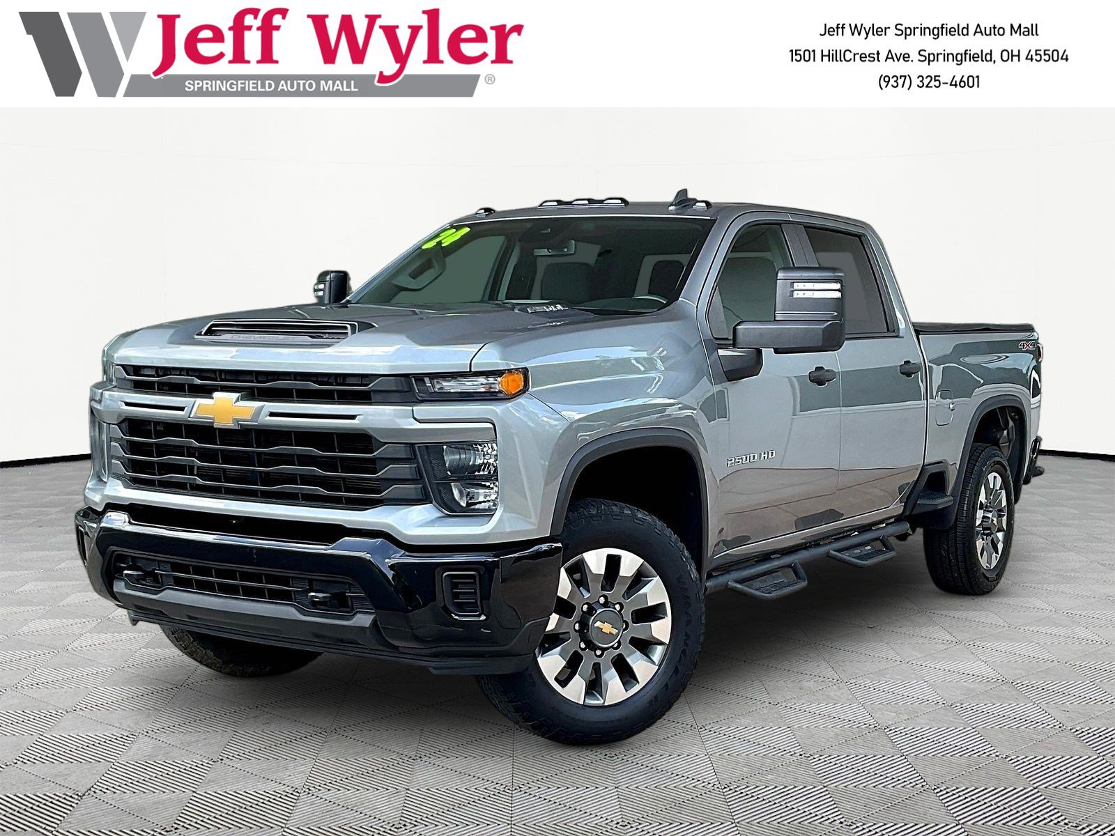 Used 2024 Chevrolet Silverado 2500 Custom w/ Custom Value Package AWD/4WD image 1