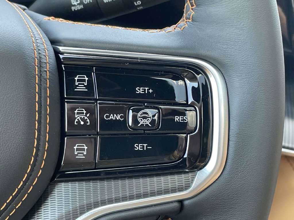 New 2026 Jeep Grand Wagoneer L Summit AWD/4WD image 33