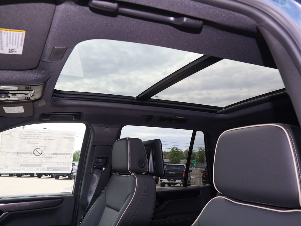 New 2026 GMC Yukon Elevation w/ Elevation Premium Package AWD/4WD image 10