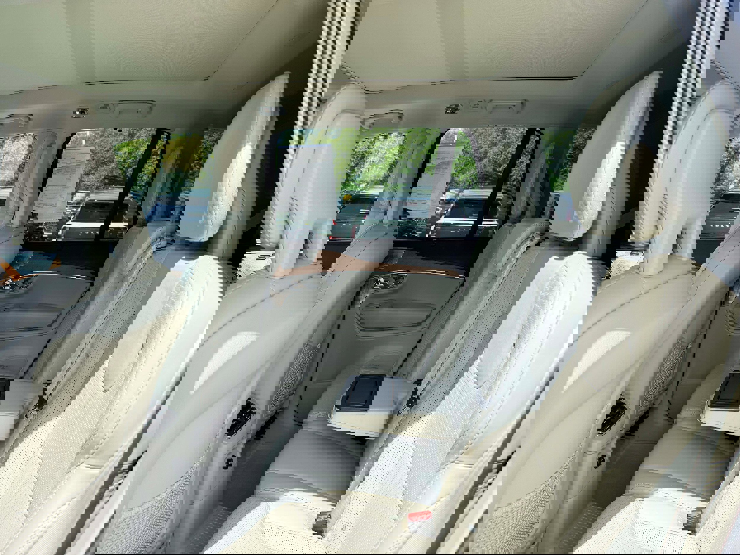 Used 2016 Volvo XC90 T8 Inscription w/ Vision Package image 15