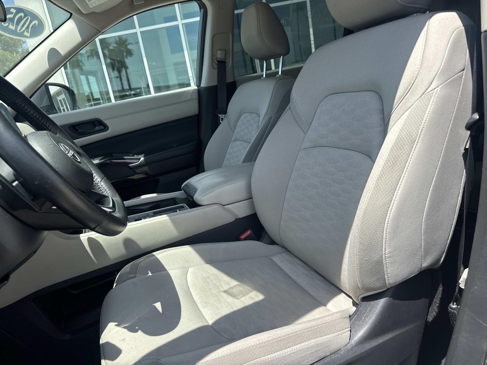 Used 2024 Nissan Pathfinder SV FWD image 16