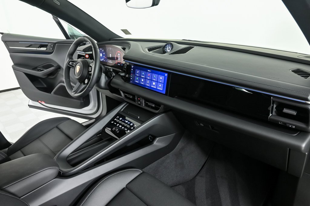 New 2025 Porsche Macan 4 Electric image 25