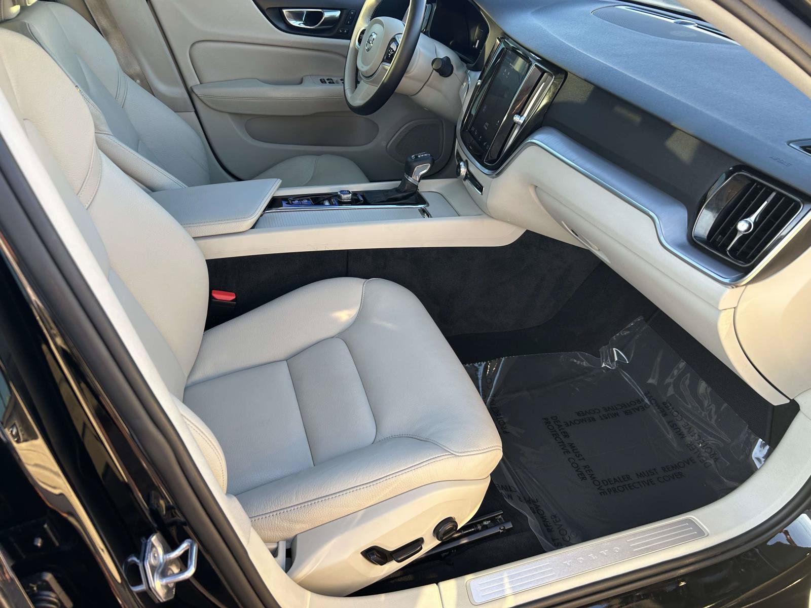 Used 2019 Volvo S60 T6 Momentum AWD/4WD image 11