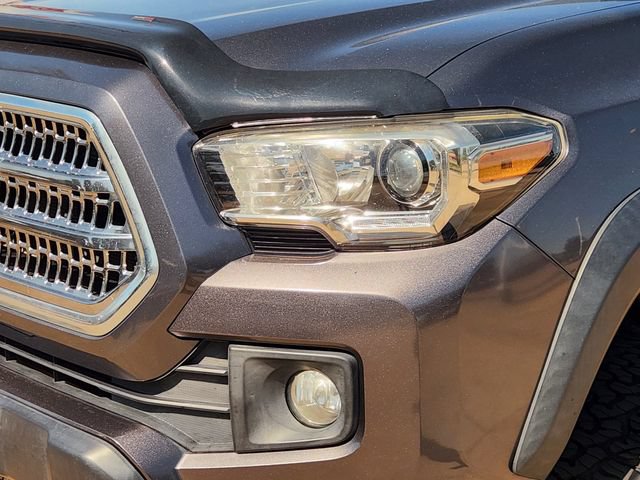 Used 2017 Toyota Tacoma TRD Off-Road w/ Tow Package (A/T) AWD/4WD image 6