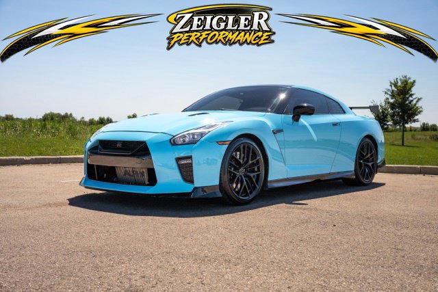 Used 2017 Nissan GT-R Premium AWD/4WD image 3