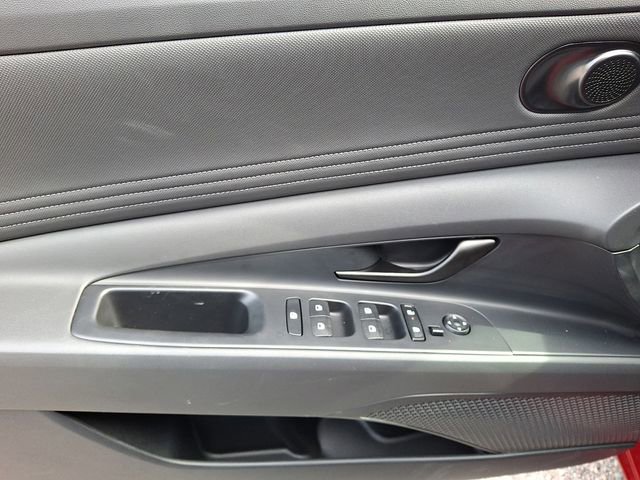 Used 2025 Hyundai Elantra Sport image 18