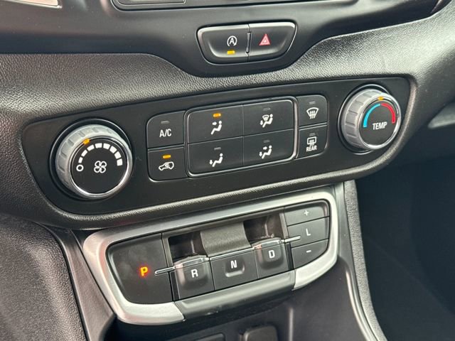 Used 2024 GMC Terrain SLE image 19