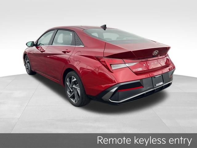 Used 2025 Hyundai Elantra SEL image 5