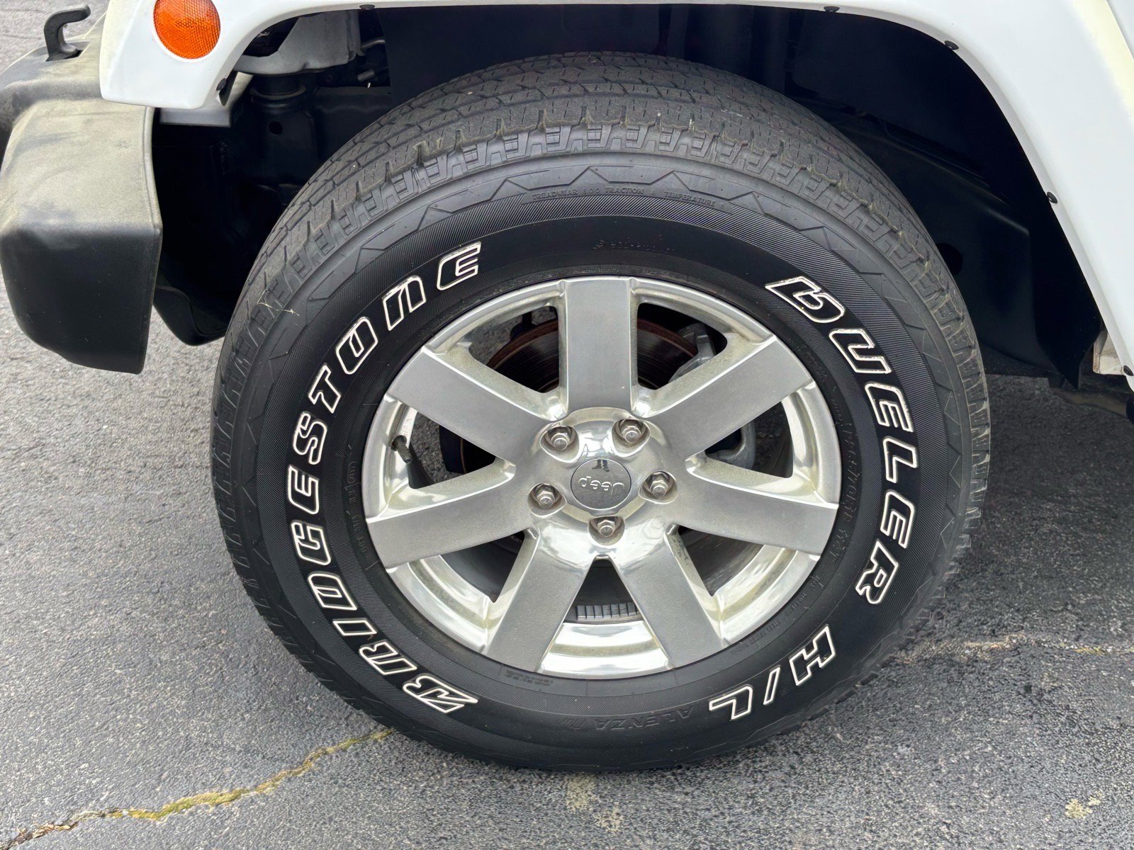 Used 2014 Jeep Wrangler Unlimited Sahara w/ Connectivity Group image 5