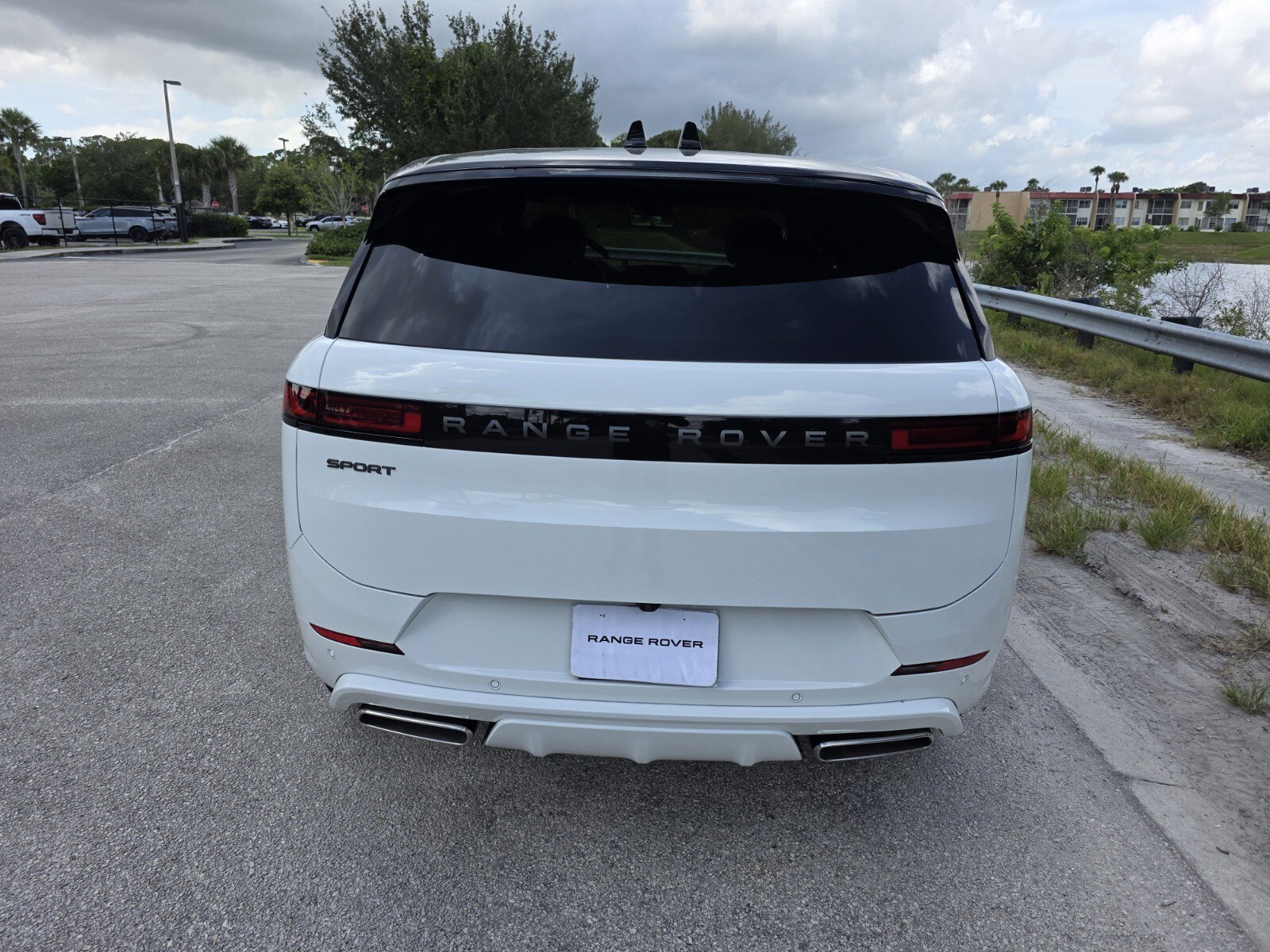 Used 2026 Land Rover Range Rover Sport Dynamic SE AWD/4WD image 6