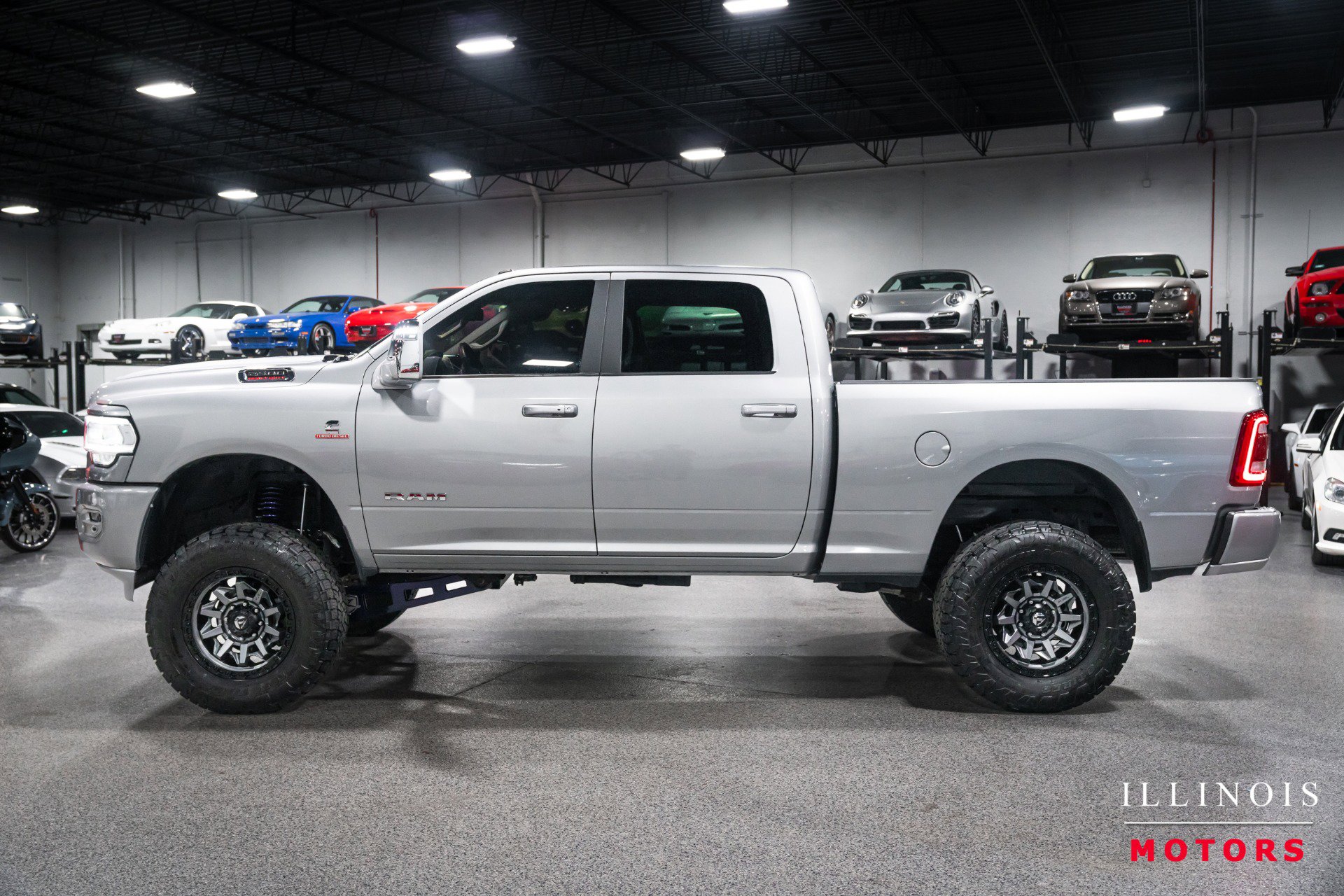 Used 2024 RAM 2500 Laramie AWD/4WD image 2