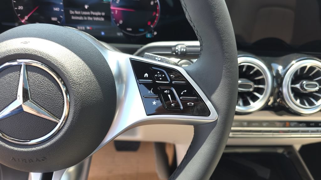 New 2026 Mercedes-Benz GLB 250 image 18