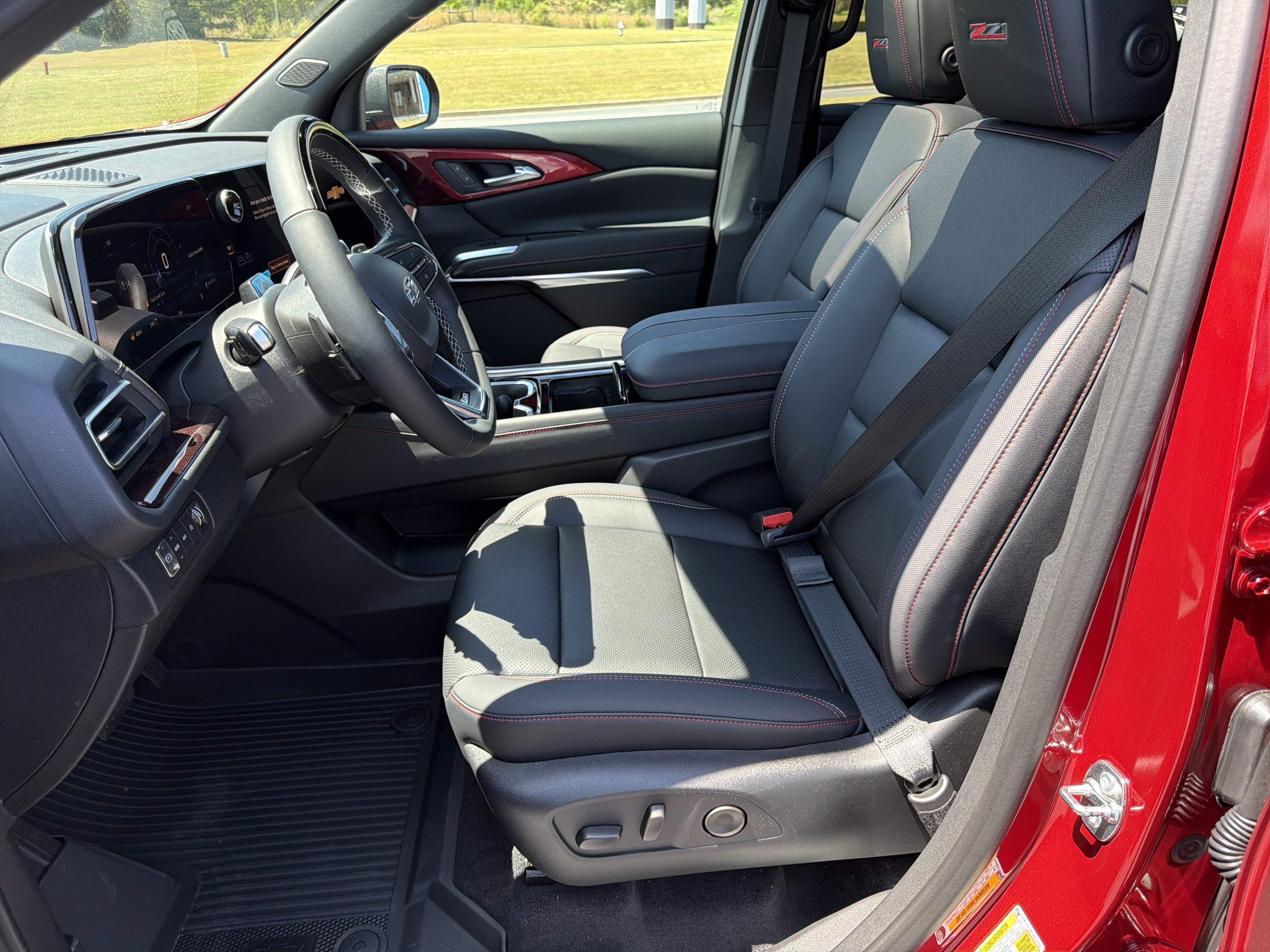 New 2026 Chevrolet Traverse Z71 w/ Enhanced Driving Package image 9