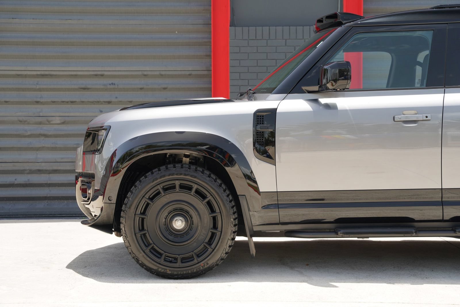 Used 2023 Land Rover Defender 110 X-Dynamic SE AWD/4WD image 11