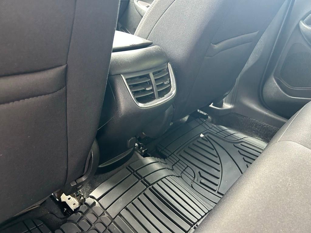 Used 2022 Chevrolet Malibu LT FWD image 12