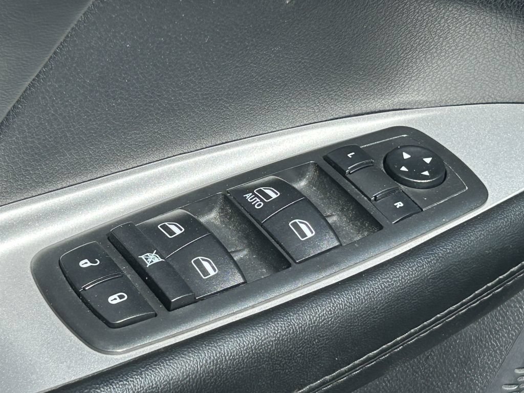 Used 2018 Dodge Journey SXT w/ Connectivity Group FWD image 26