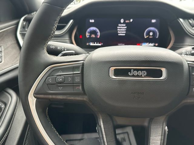 Used 2025 Jeep Grand Cherokee Limited image 22