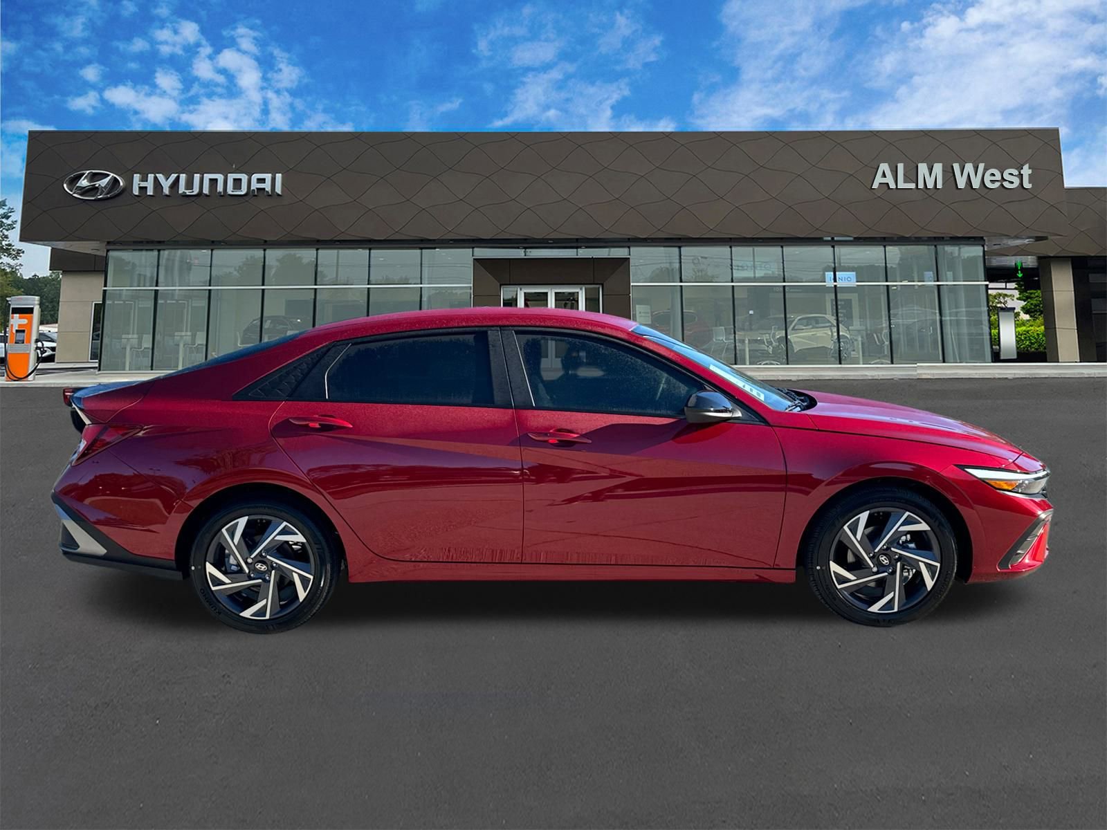 Used 2025 Hyundai Elantra Sport FWD image 4