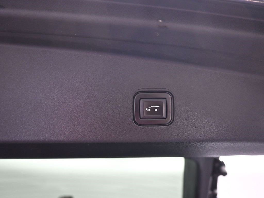 Used 2023 Cadillac Lyriq 2WD image 53