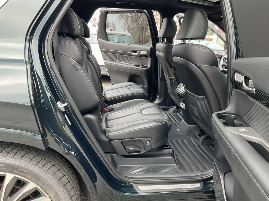 Used 2023 Hyundai Palisade Calligraphy image 18