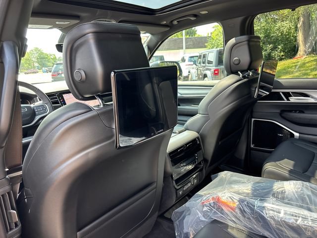 New 2026 Jeep Grand Wagoneer L Limited AWD/4WD image 9