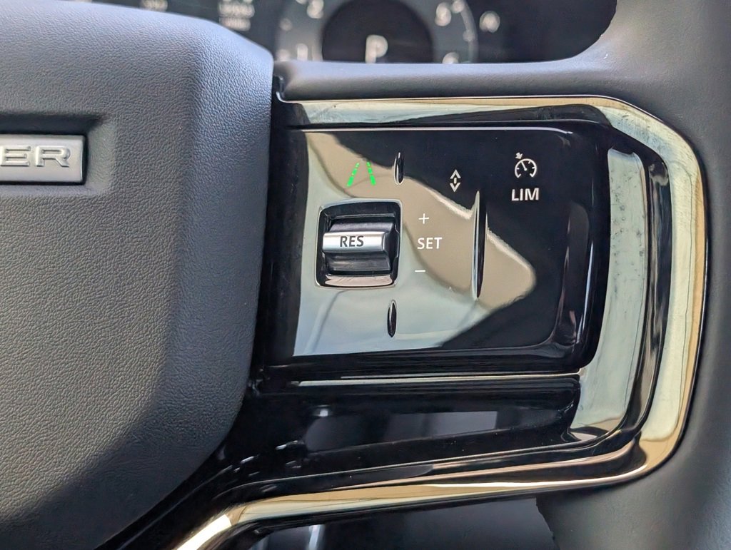 Used 2024 Land Rover Range Rover Evoque Dynamic SE image 23