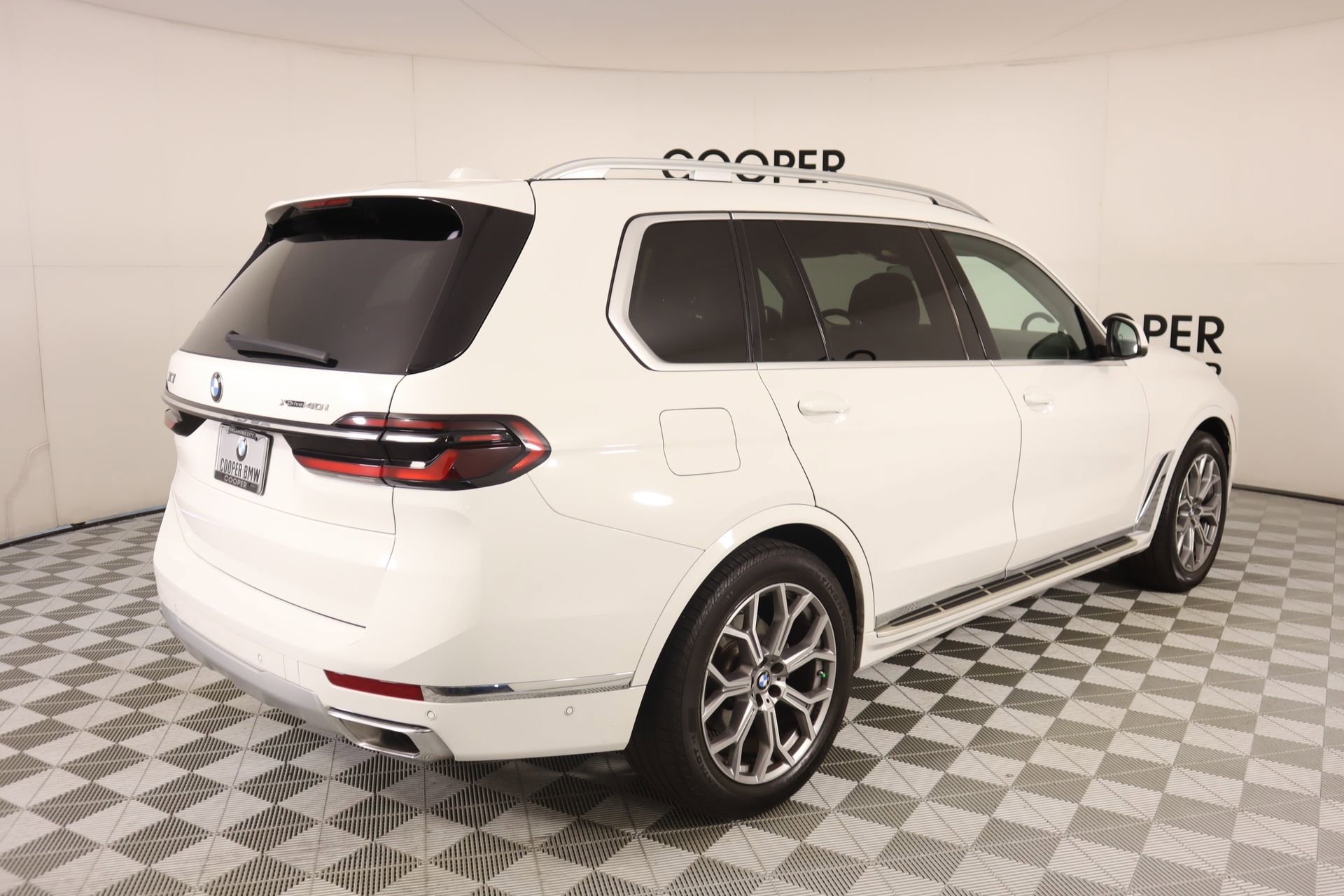 Used 2024 BMW X7 xDrive40i image 23