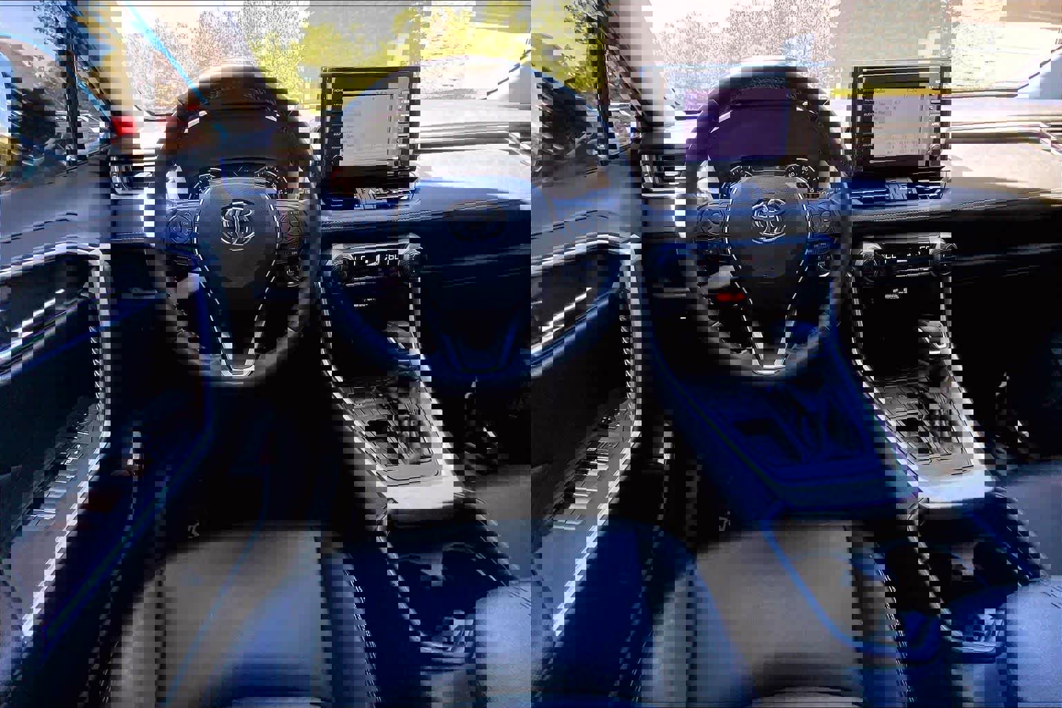 Used 2019 Toyota RAV4 XLE Premium image 6