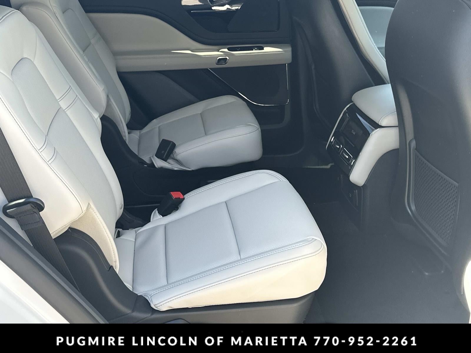 New 2026 Lincoln Aviator 2WD w/ Jet Appearance Package image 15