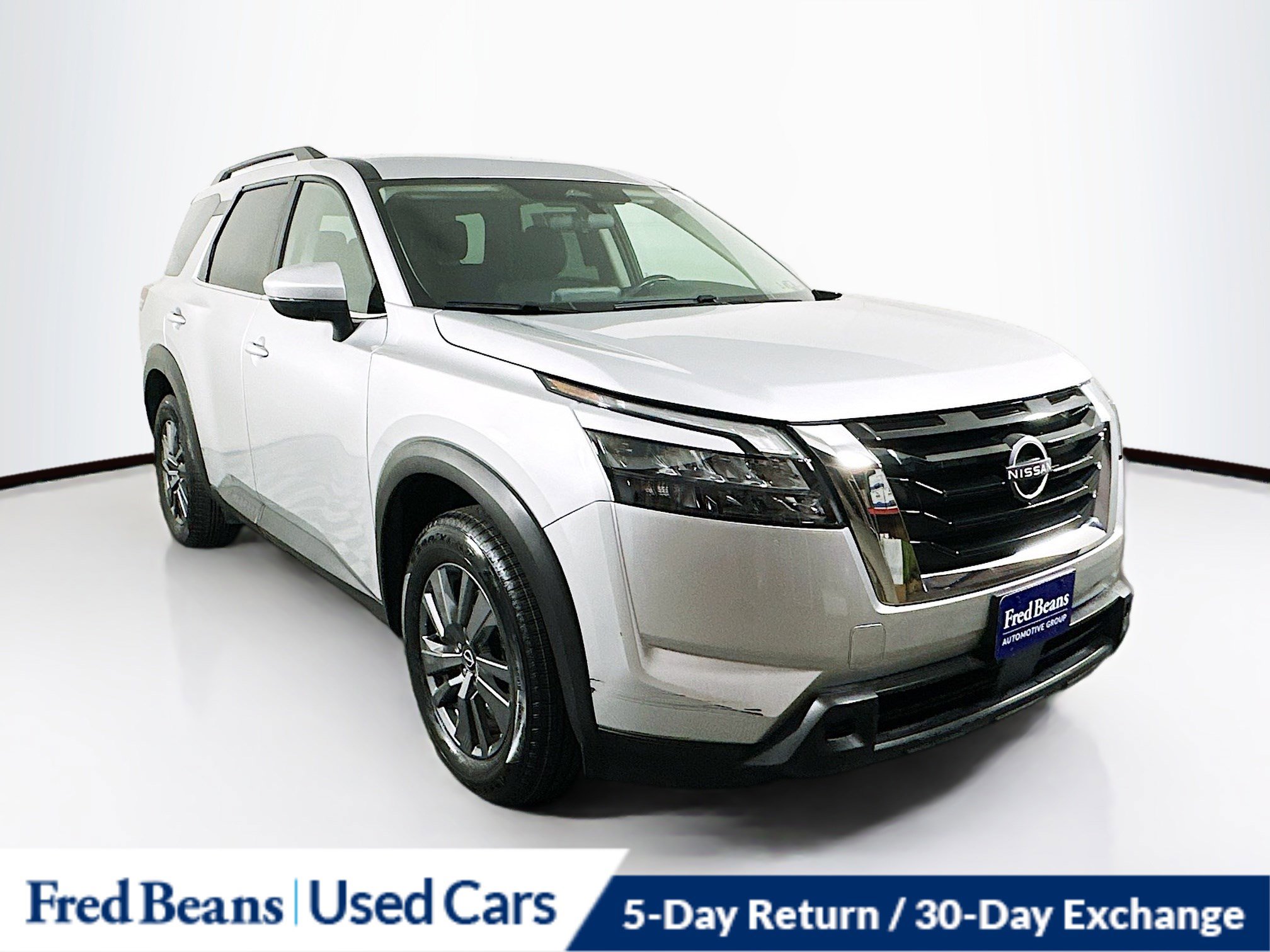 Used 2023 Nissan Pathfinder SV