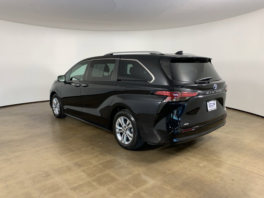 Used 2021 Toyota Sienna Platinum image 34