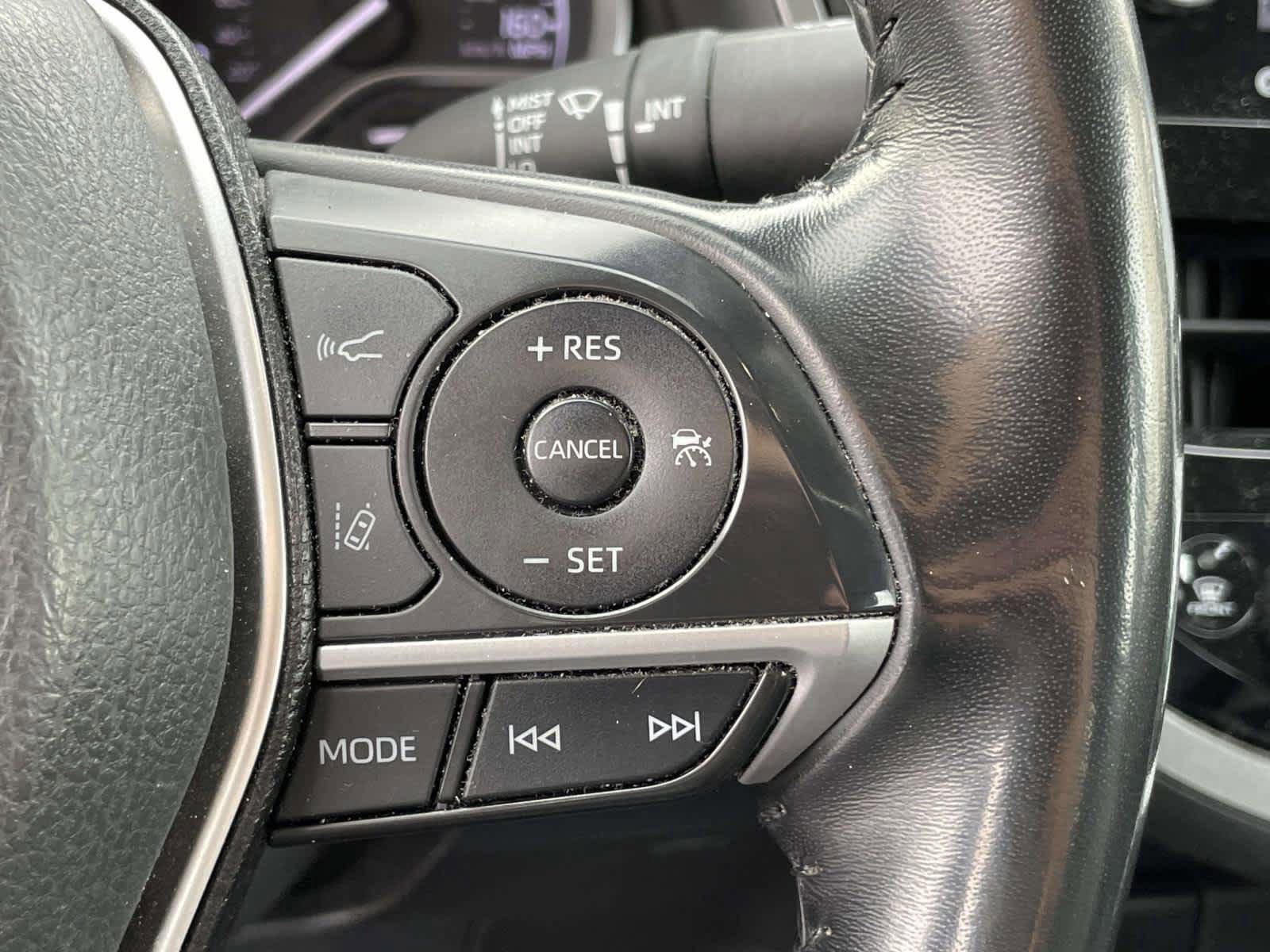 Used 2022 Toyota Camry XLE w/ Navigation Upgrade Package FWD image 17