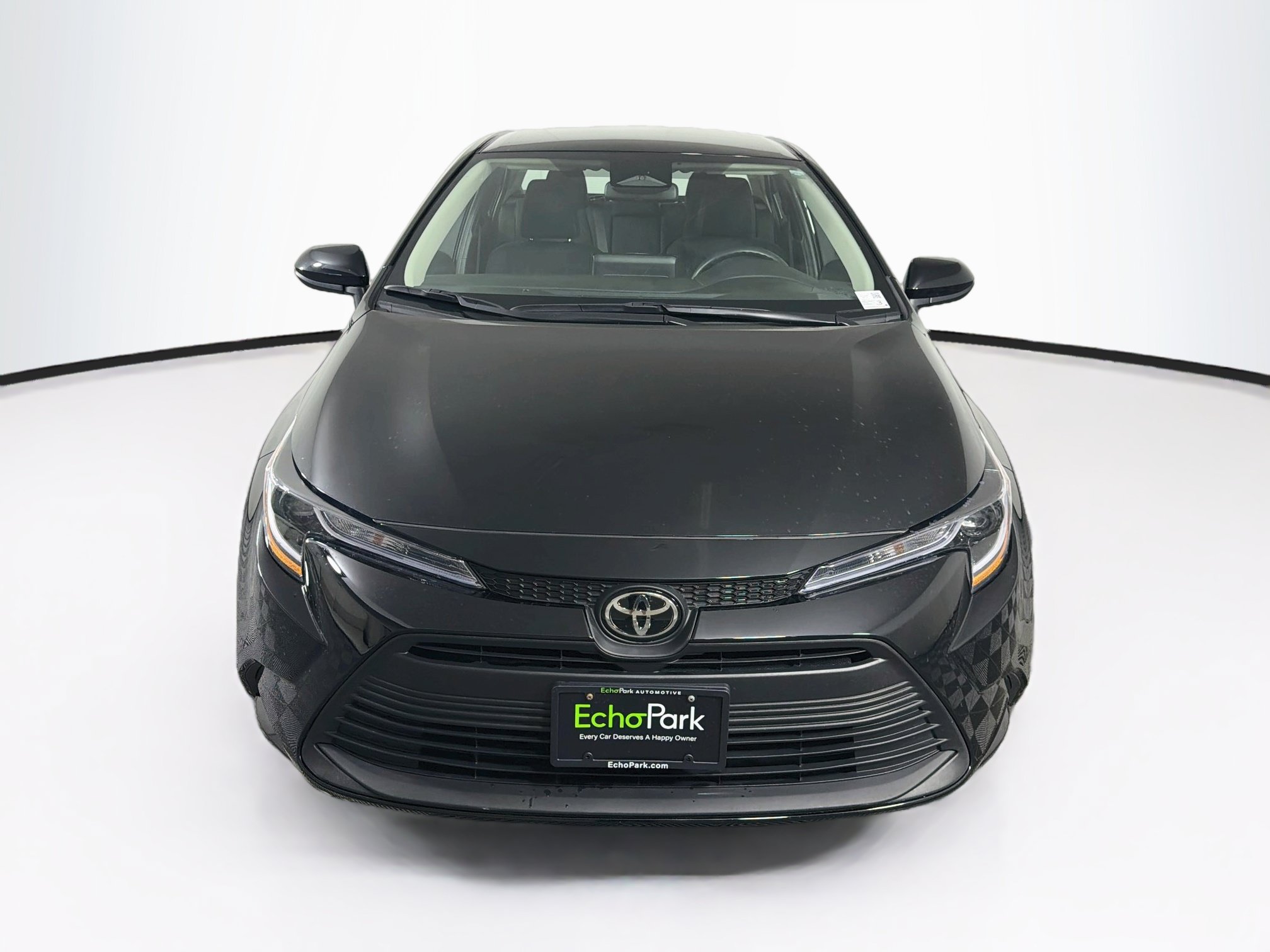 Used 2025 Toyota Corolla LE FWD image 2