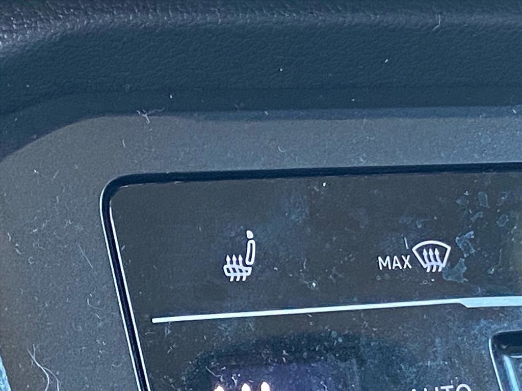 Certified 2024 Volkswagen Tiguan SE image 13