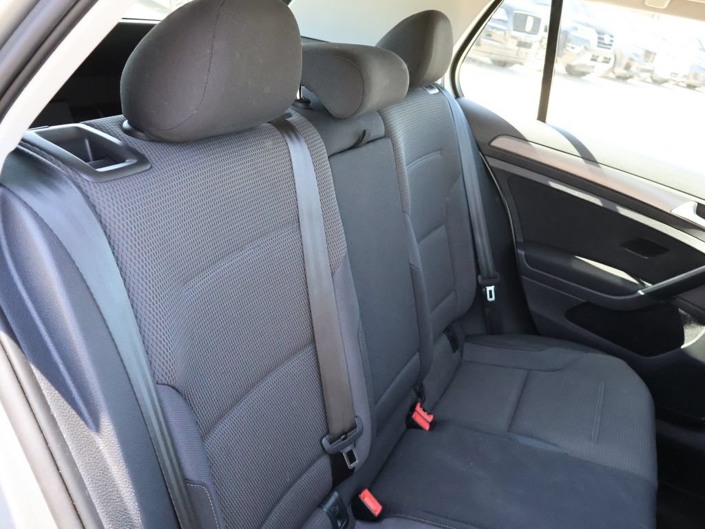 Used 2018 Volkswagen Golf S FWD image 29
