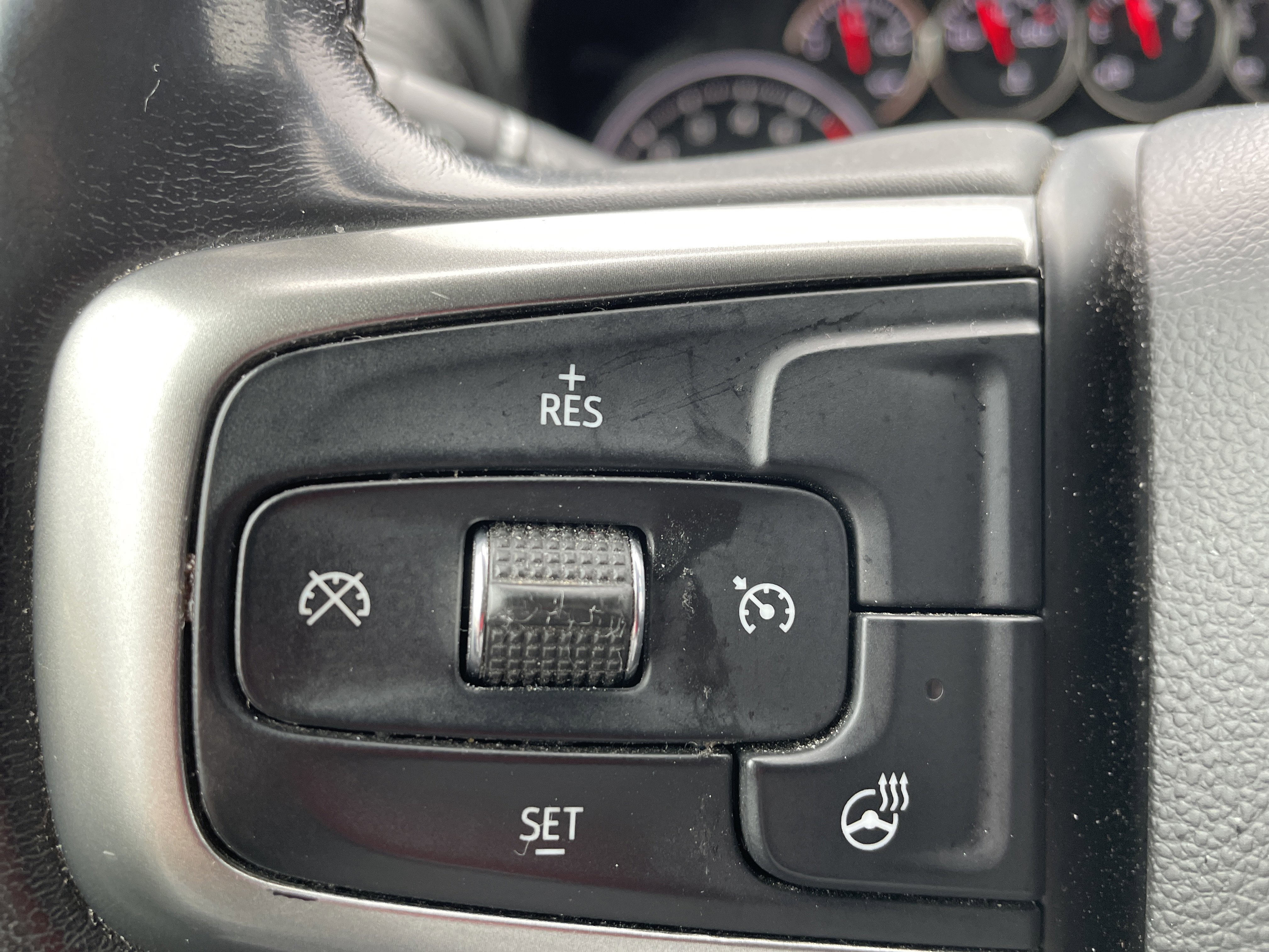 Used 2019 Chevrolet Silverado 1500 LTZ image 28