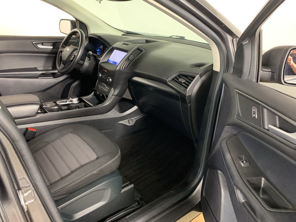 Used 2020 Ford Edge SE image 37