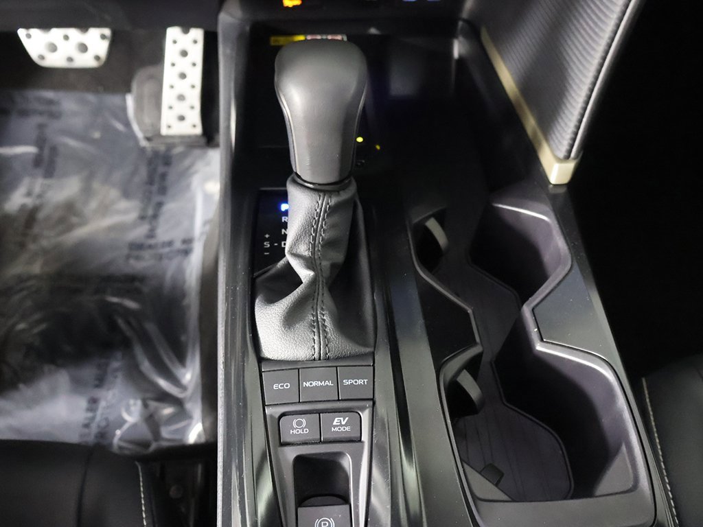 Used 2025 Toyota Camry SE image 41