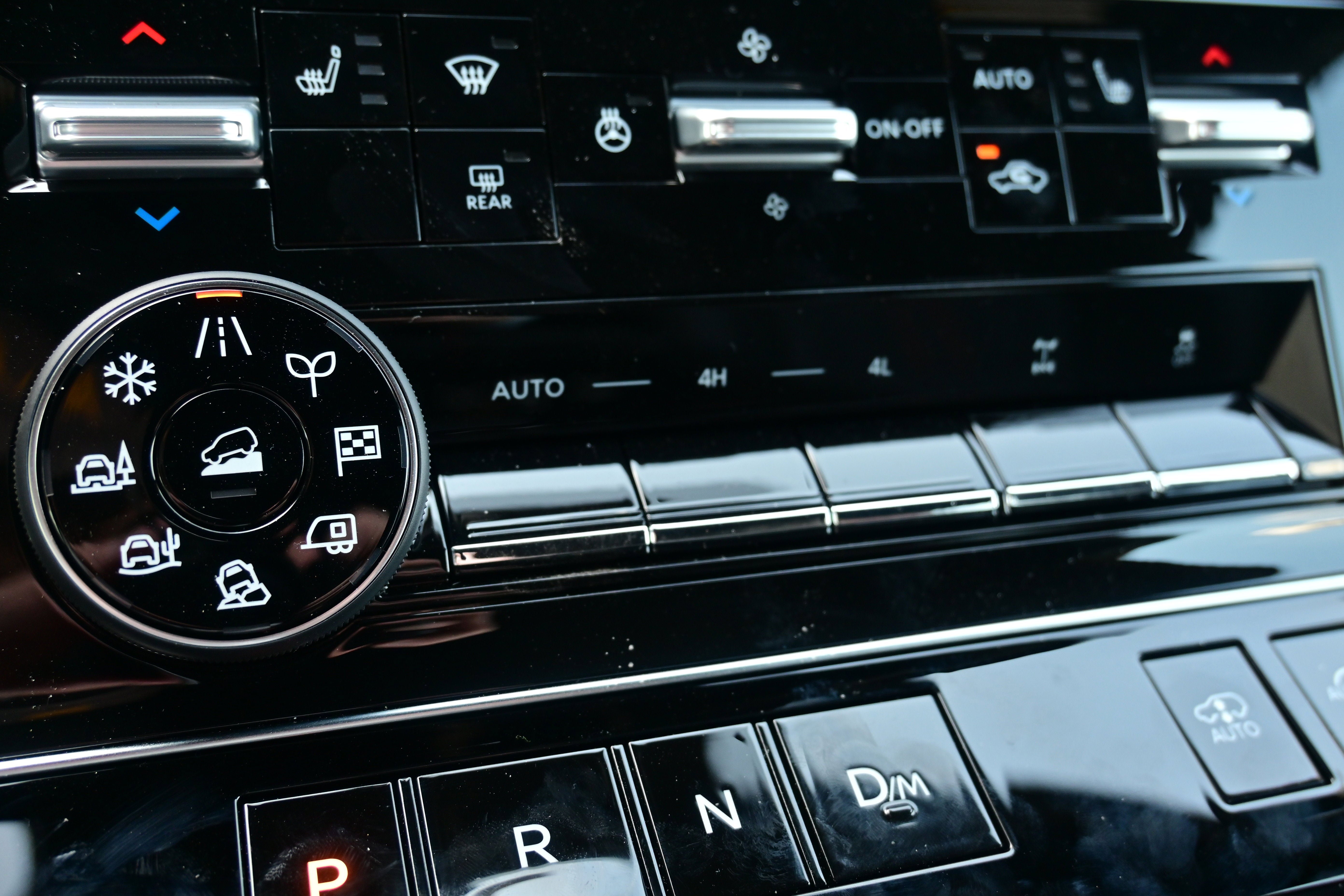 New 2025 Nissan Armada PRO-4X AWD/4WD image 35