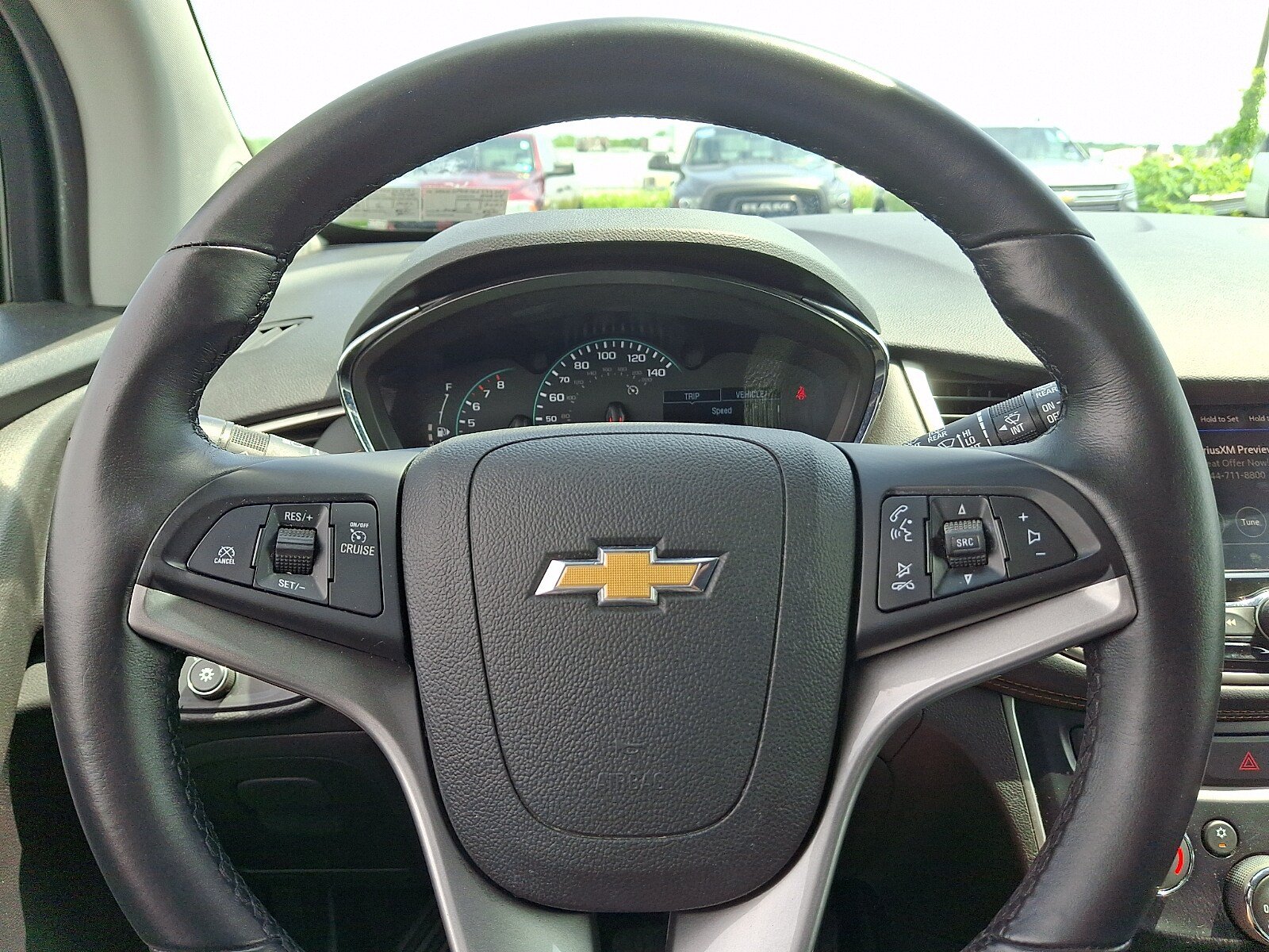 Used 2020 Chevrolet Trax LT w/ LT Convenience Package AWD/4WD image 19