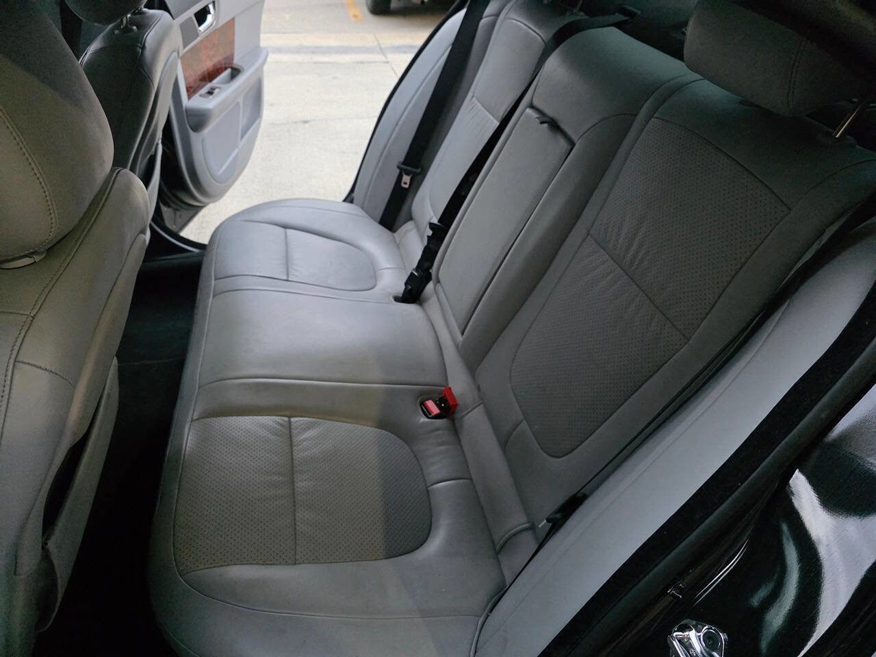 Used 2011 Jaguar XF Portfolio image 14