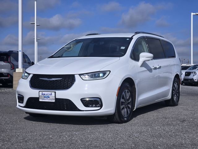 Used 2021 Chrysler Pacifica Touring-L w/ Premium & Safety Sphere Group image 3