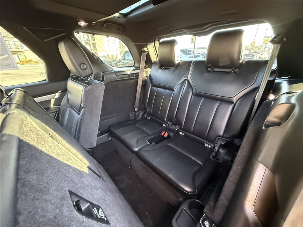 Used 2020 Land Rover Discovery Landmark image 20