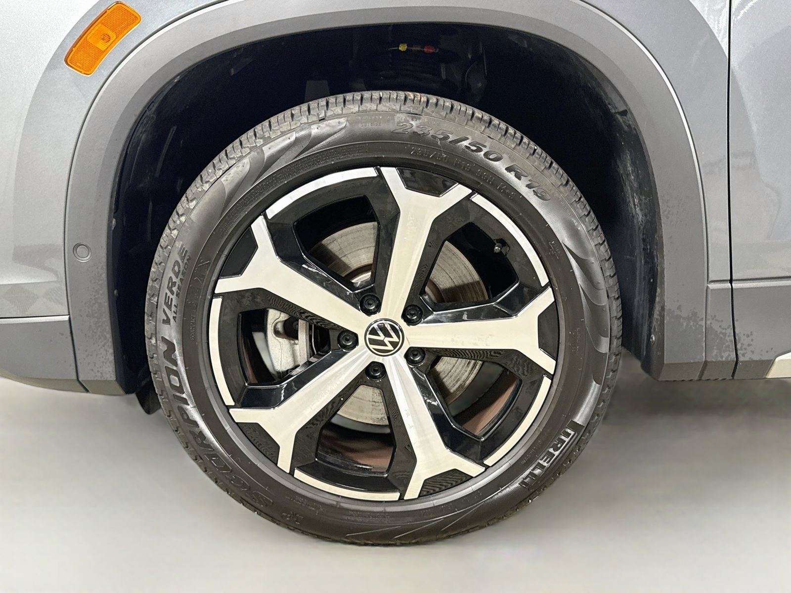 Certified 2025 Volkswagen Tiguan SE AWD/4WD image 26