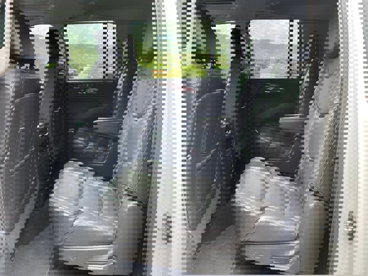 Used 2017 Cadillac Escalade ESV Luxury AWD/4WD image 22