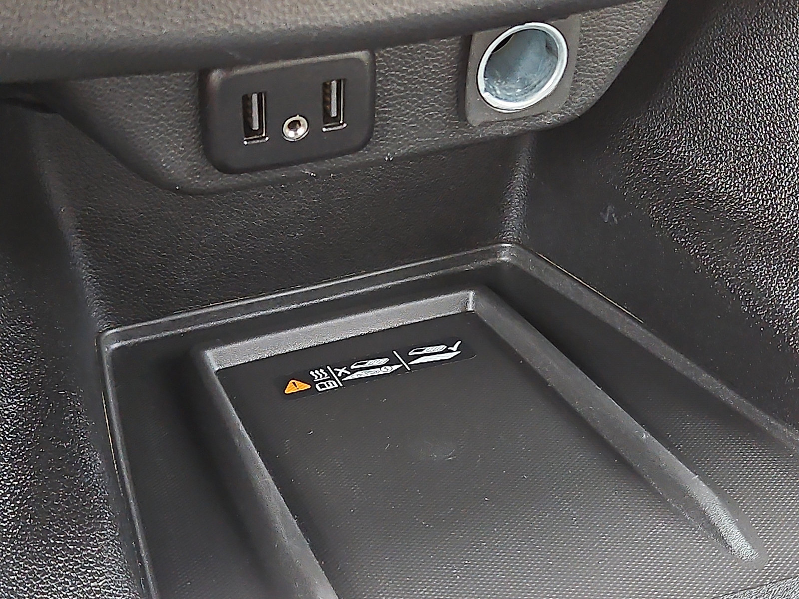 Certified 2023 Chevrolet Traverse LT w/ Rear Camera Mirror Package image 23